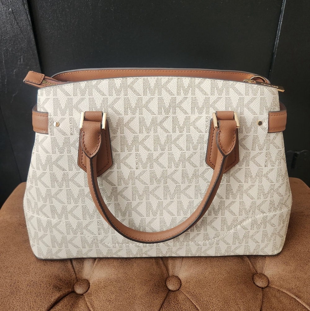 Michael Kors Lynn vanilla handbag/crossbody purse - Picture 2 of 12
